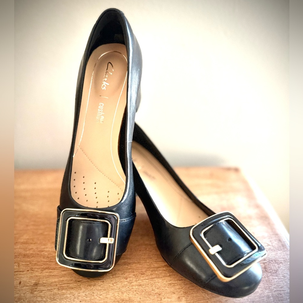New Clarks Orabella Fame Women Shoes Front Gold Tone and Black Buckle